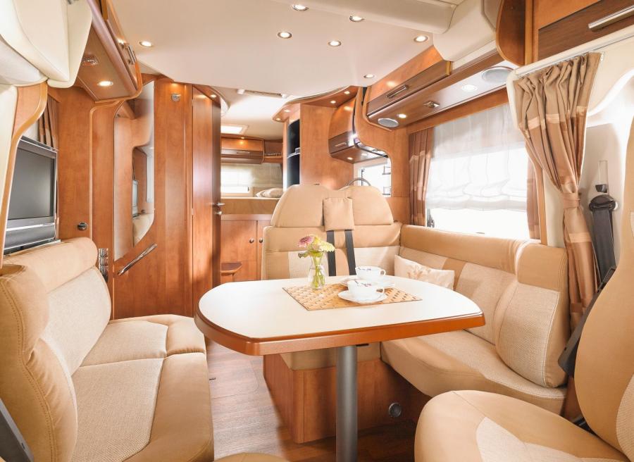 Интерьер Carthago C-Tourer T 2015 года  (фото 13 из 14)
